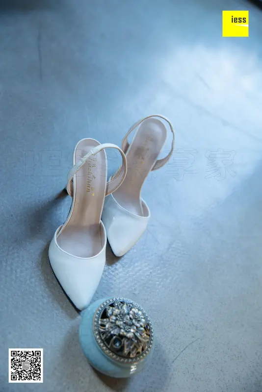 [IESS异思趣向] 2018.09.07 丝享家312:《弹吉他的灰丝少女》婉萍 - IESS